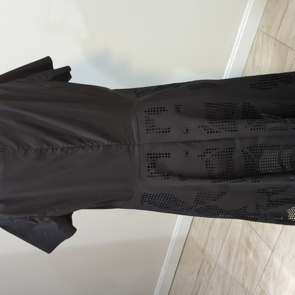 Designer open pattern dress - Picture 5 of 9